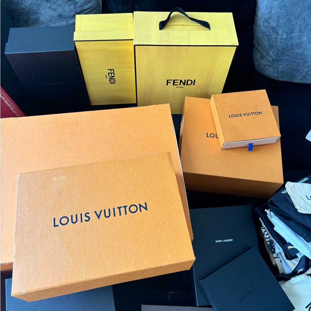 Lot of 100 luxury high end designer pieces (shopping bags, dust bags & boxes)